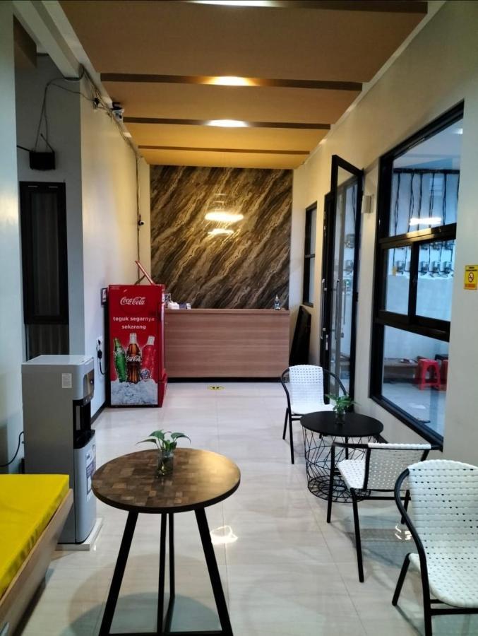 Phoenix Guest House Surabaya Exterior foto